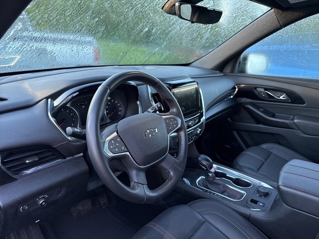 2023 Chevrolet Traverse RS photo 2
