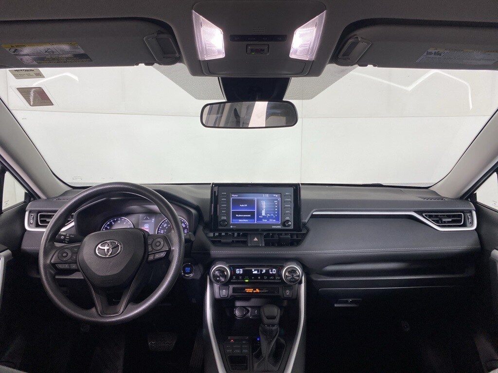 2022 Toyota RAV4 XLE photo 2