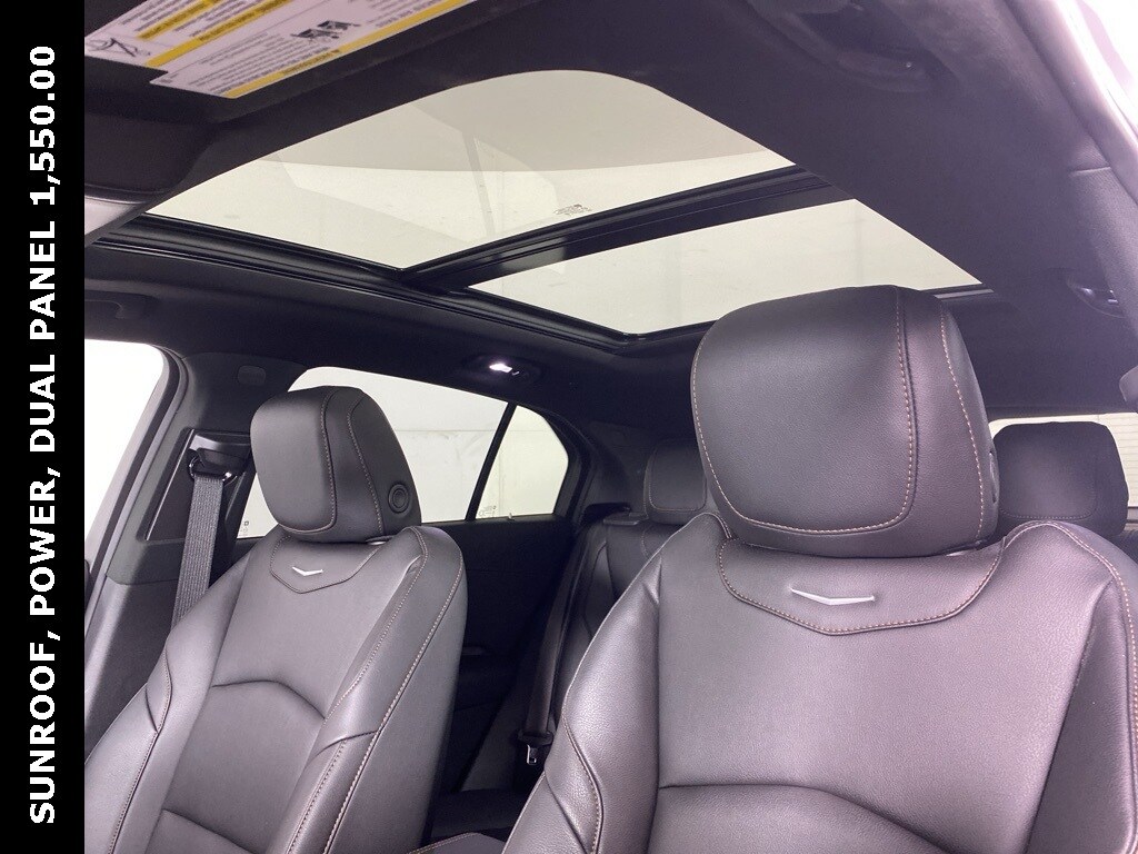 2023 Cadillac XT4 Sport photo 2