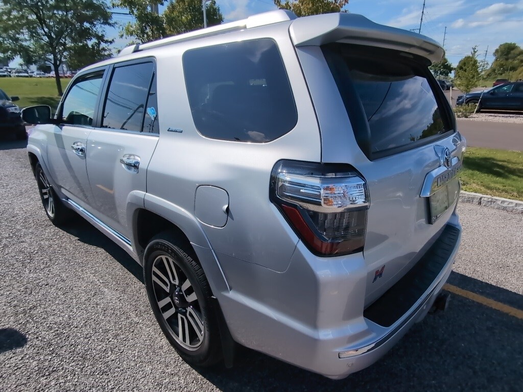 2016 Toyota 4Runner Limited photo 4