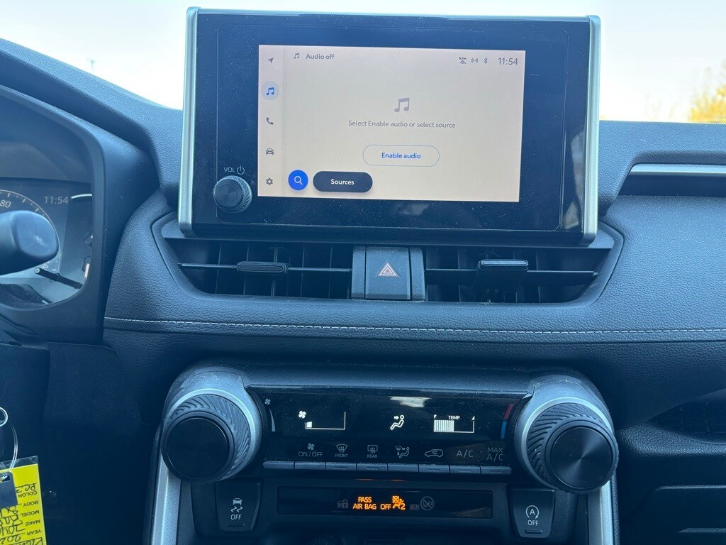 2023 Toyota RAV4 LE photo 2