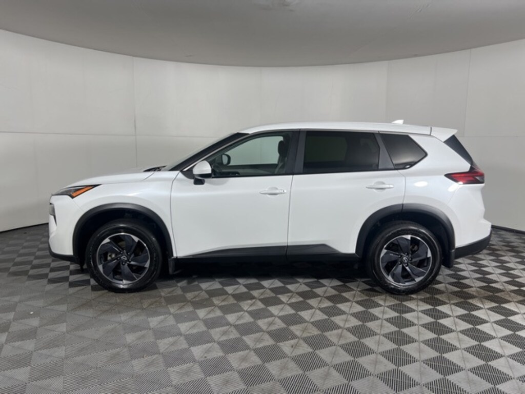 Used 2024 Nissan Rogue SV SUV