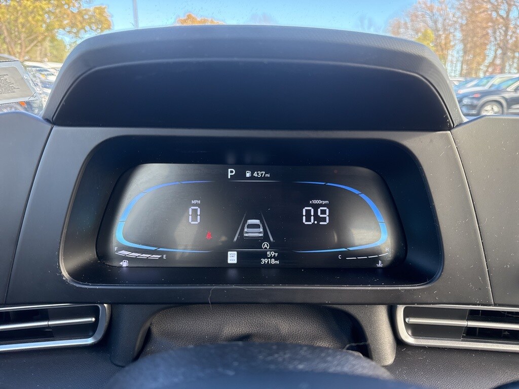 Used 2025 Hyundai Elantra SE Sedan