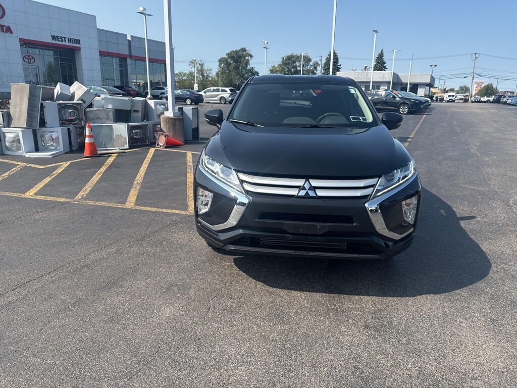 2019 Mitsubishi Eclipse Cross ES photo 2