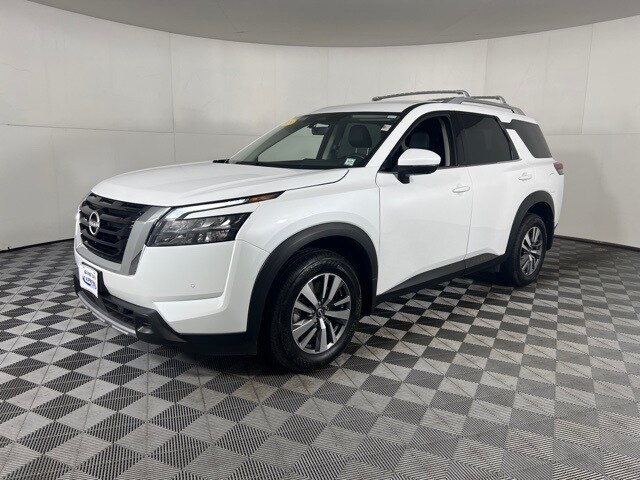 2025 Nissan Pathfinder SL photo 3