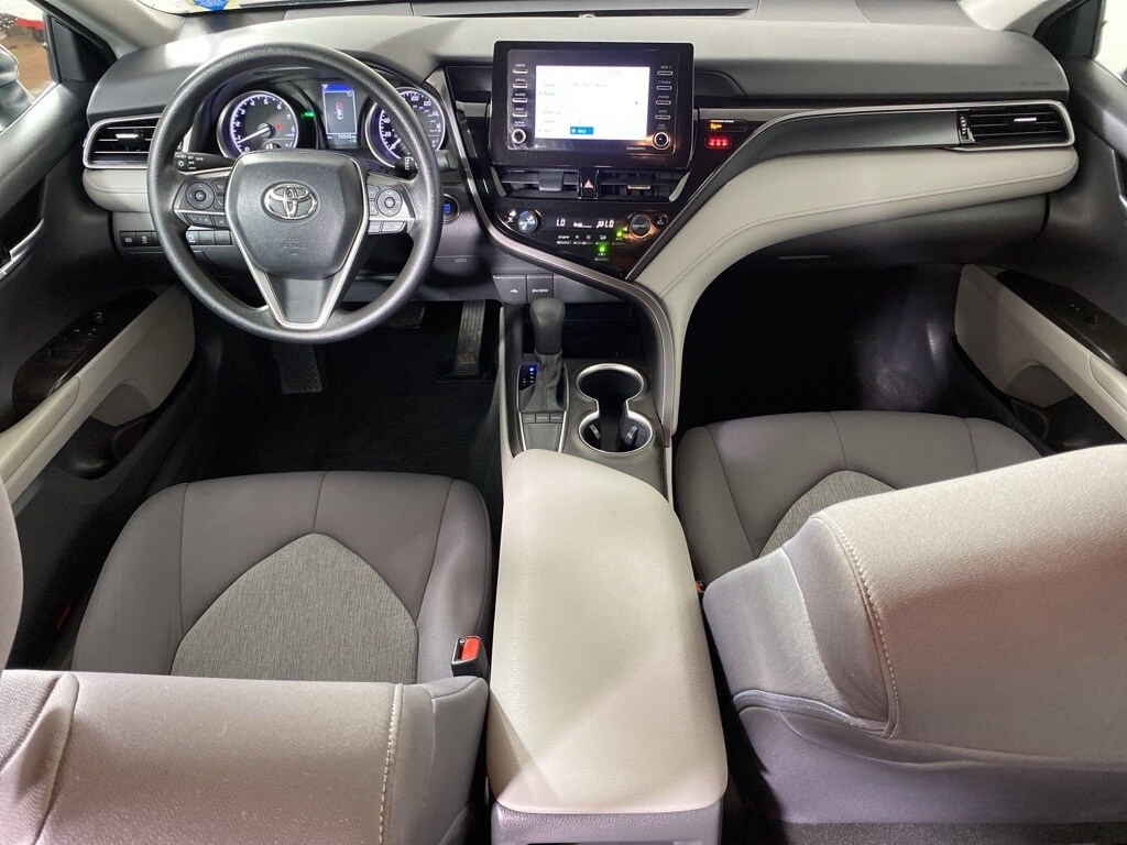 2022 Toyota Camry LE photo 2