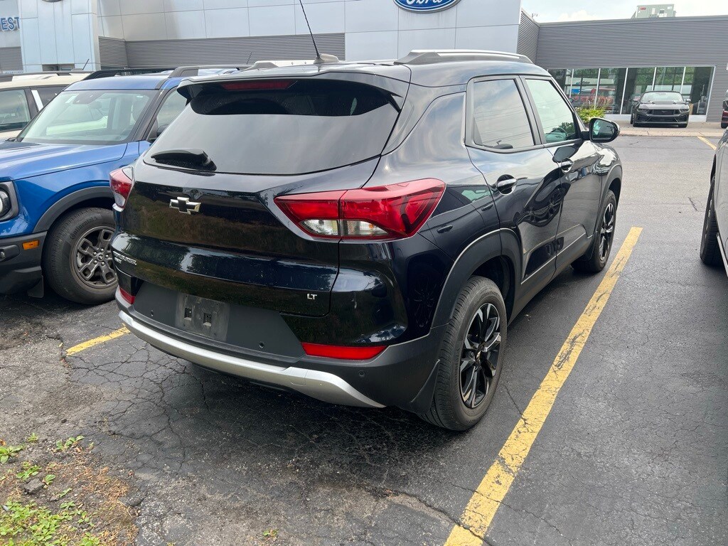 2021 Chevrolet Trailblazer LT photo 2