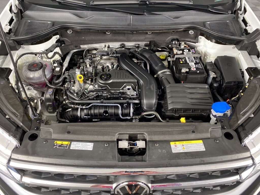 2023 Volkswagen Taos SEL photo 3