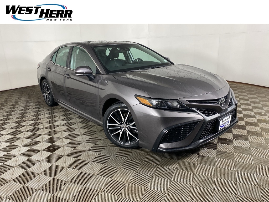 Used 2023 Toyota Camry SE Sedan