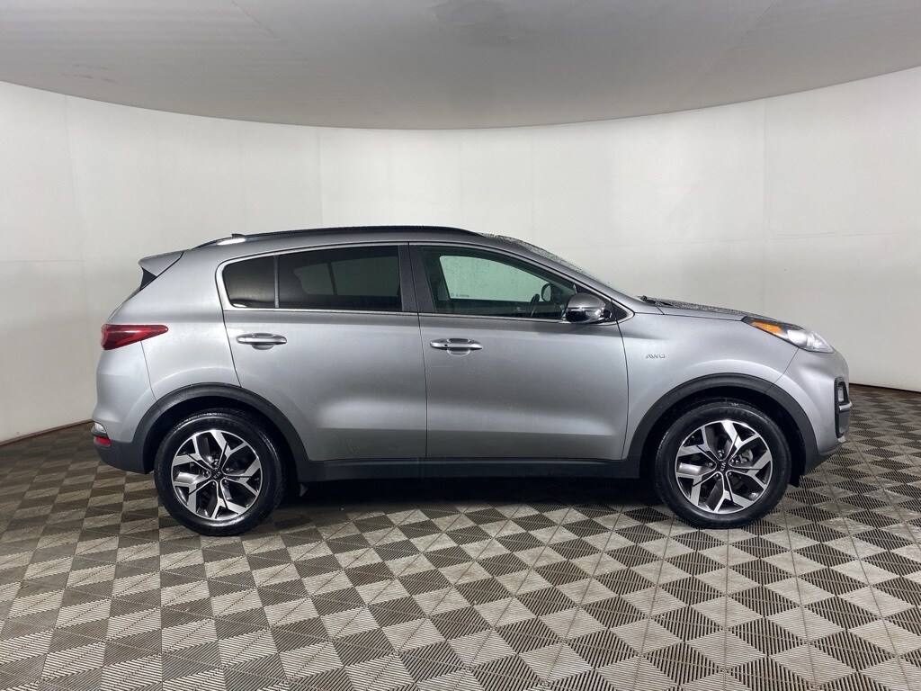 2022 Kia Sportage EX photo 4