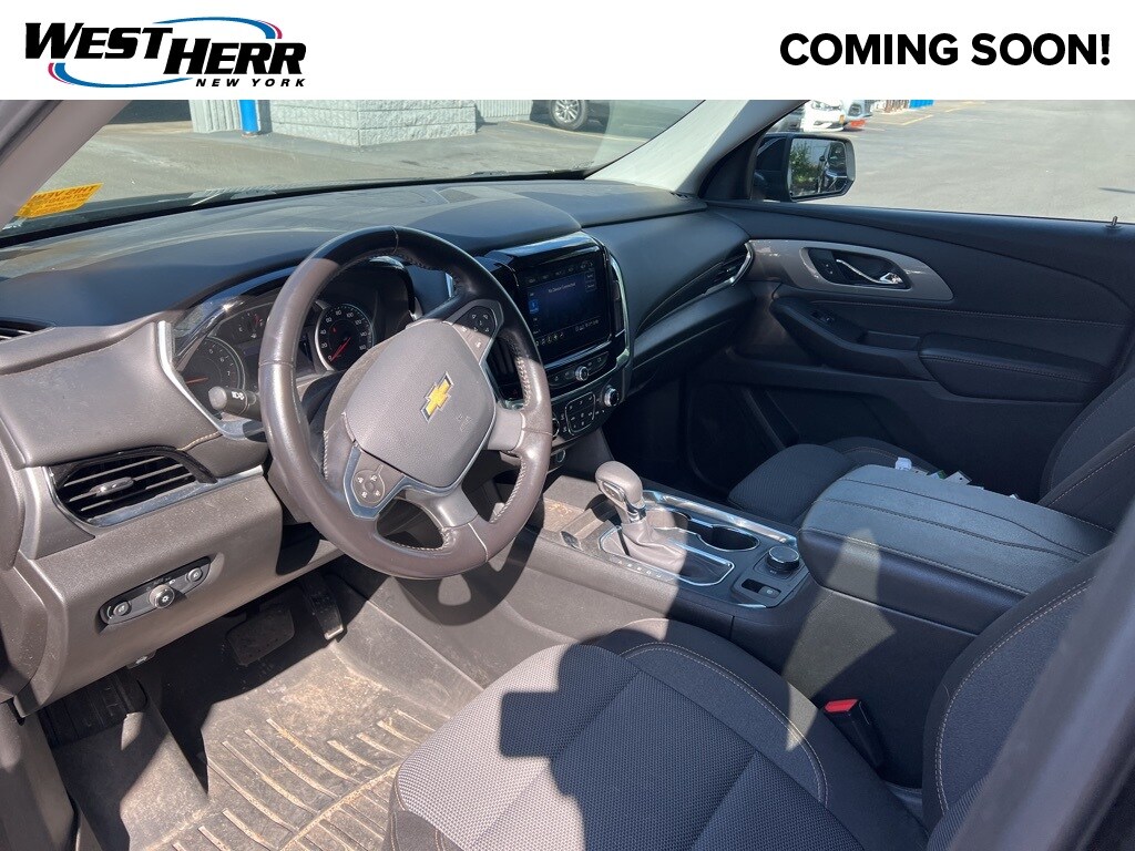 2021 Chevrolet Traverse Cloth 1LT photo 2