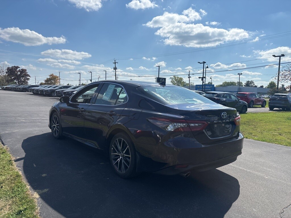 2022 Toyota Camry Hybrid XLE photo 3