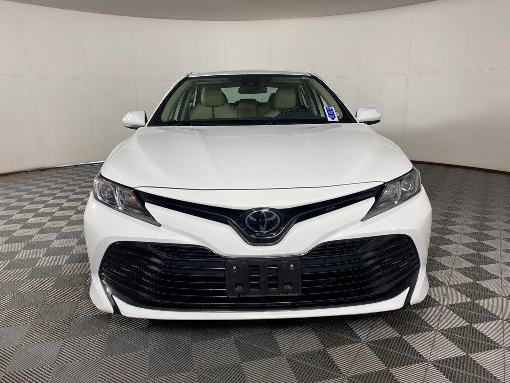 2019 Toyota Camry LE photo 2