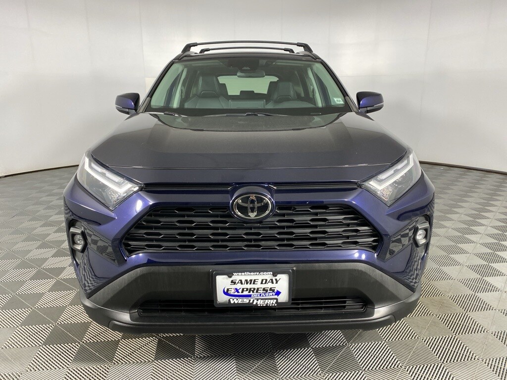 2023 Toyota RAV4 XLE Premium photo 2