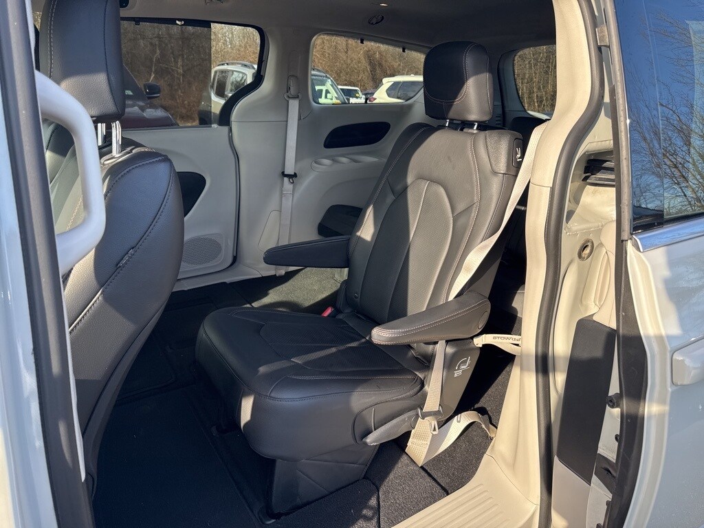 Used 2020 Chrysler Pacifica Touring L Van Passenger Van