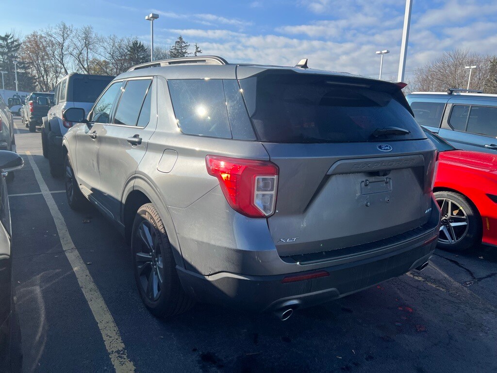 2022 Ford Explorer XLT photo 3