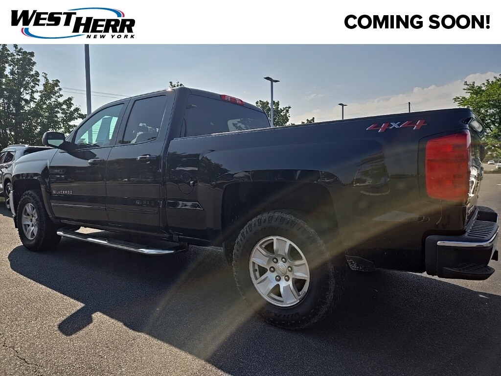 2019 Chevrolet Silverado 1500 LT photo 2