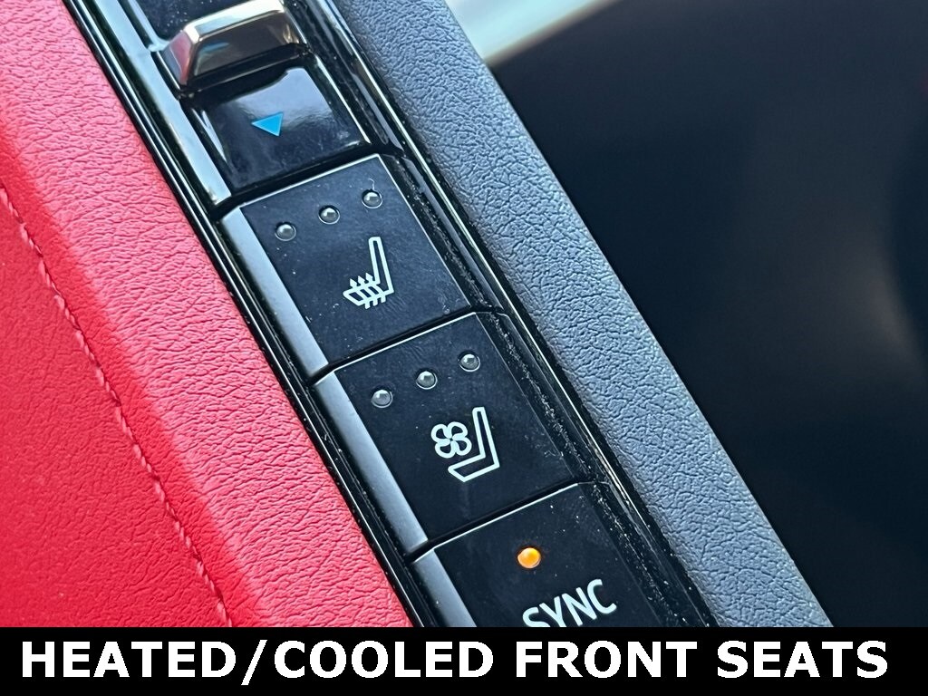 2024 Chevrolet Corvette Stingray 2LT photo 3