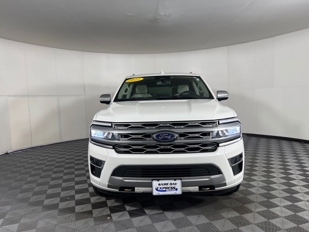 2023 Ford Expedition Platinum photo 2