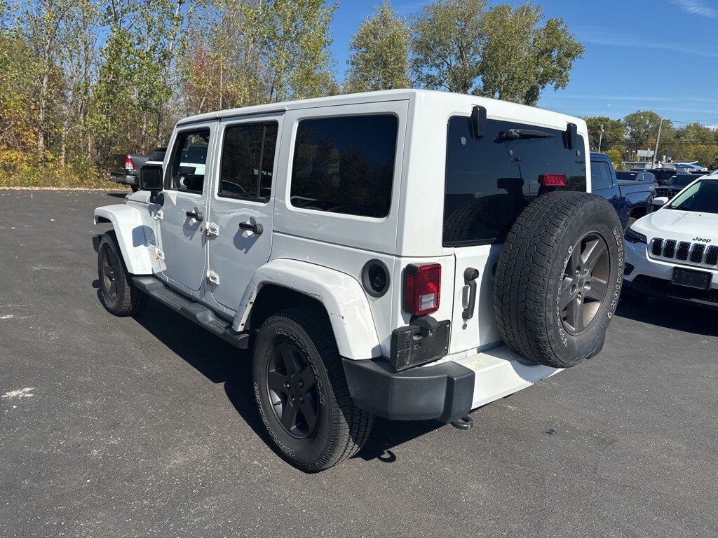 2016 Jeep Wrangler Unlimited Sahara photo 4