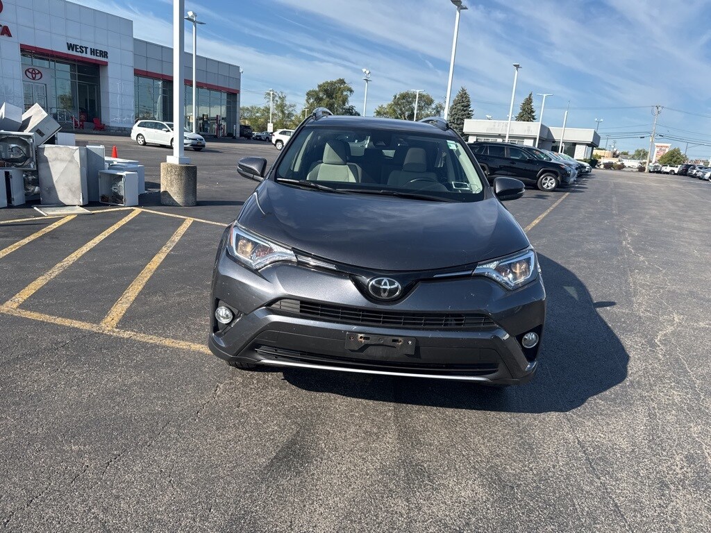 2017 Toyota RAV4 XLE photo 2