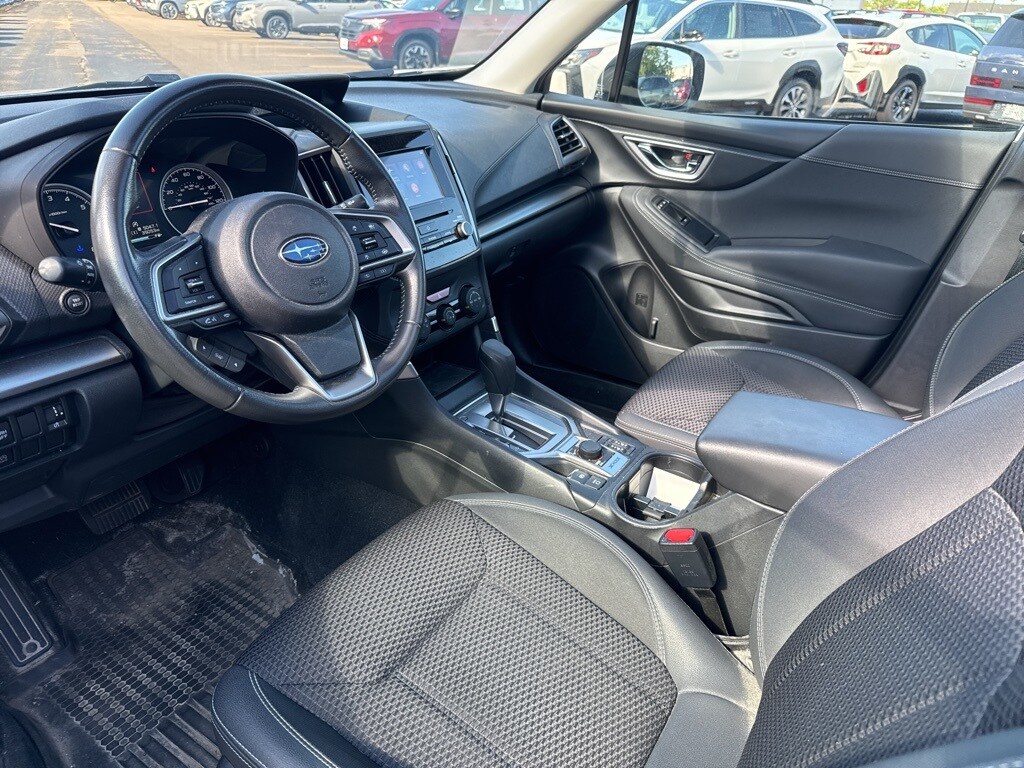 2022 Subaru Forester Premium photo 2