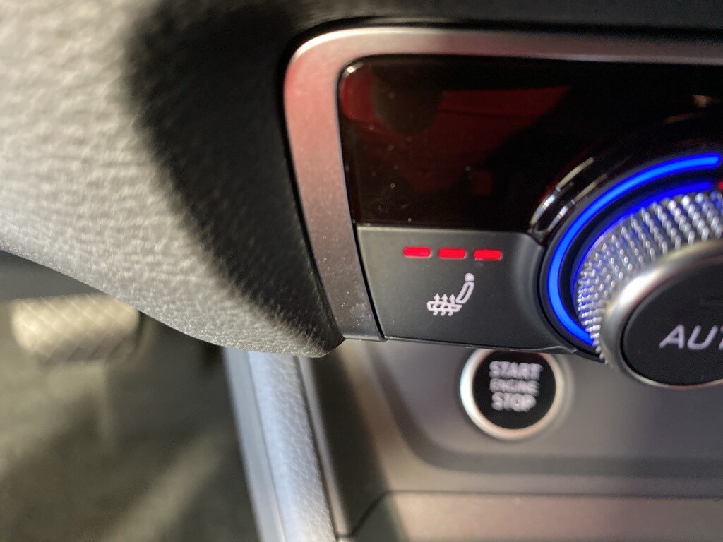 2025 Audi Q3 45 TFSI S line Premium photo 3