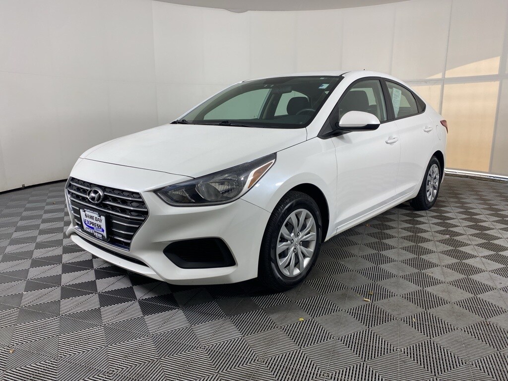 2022 Hyundai Accent SE photo 3