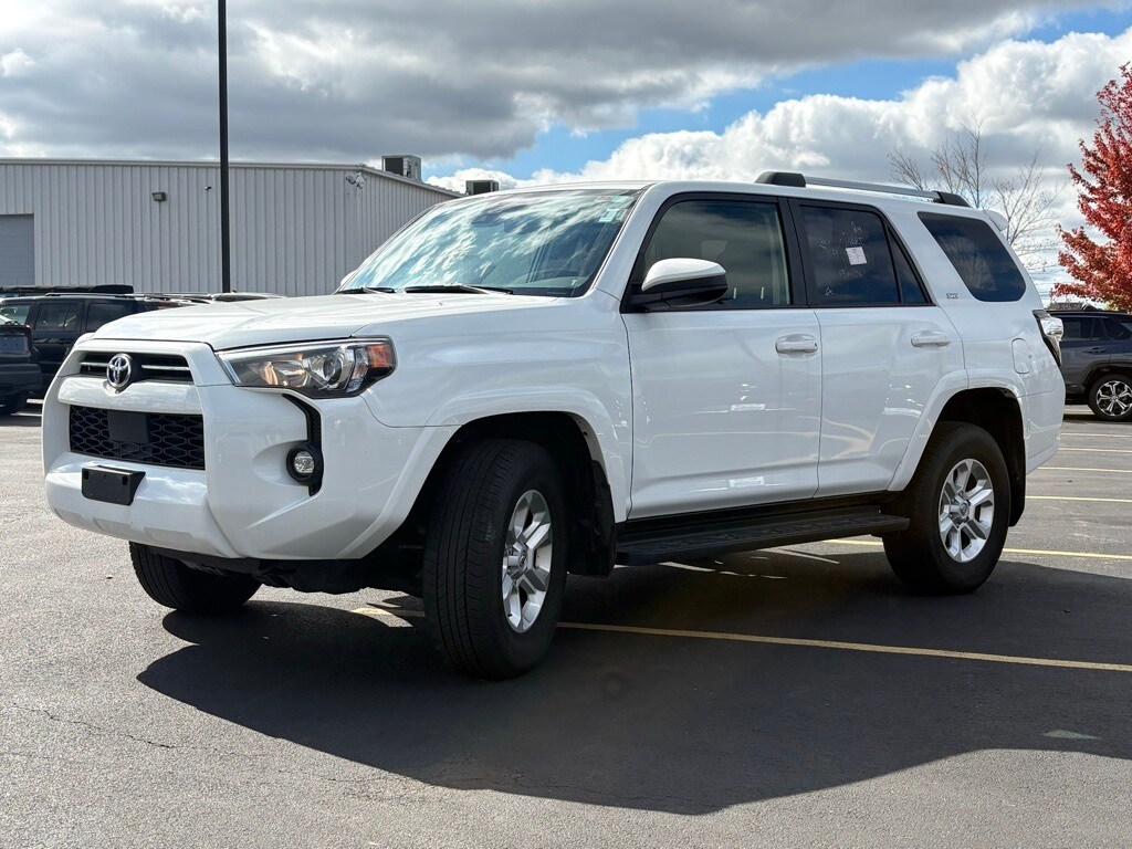 2024 Toyota 4Runner SR5 photo 2