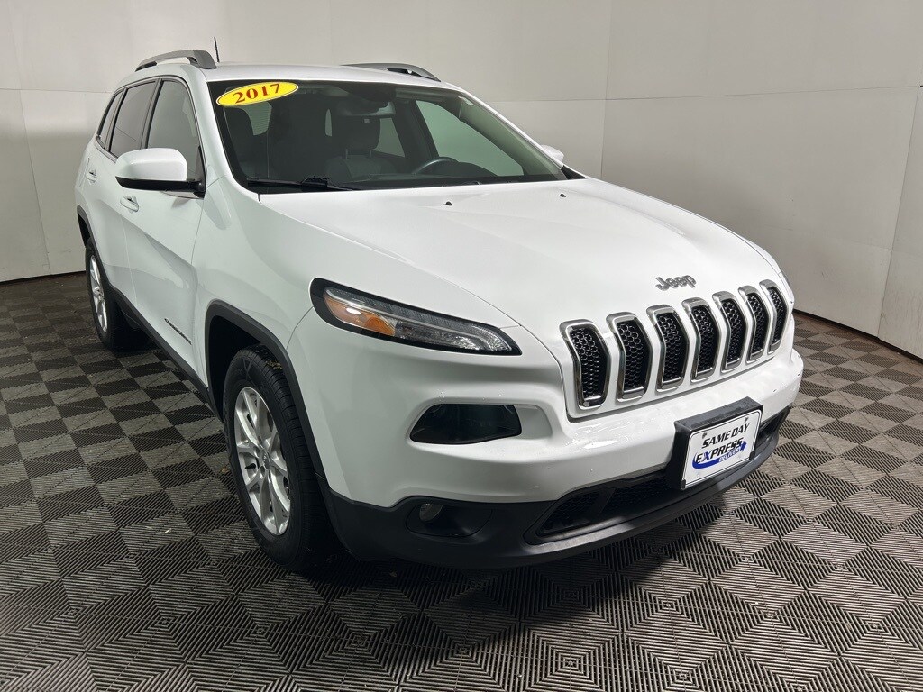 Used 2017 Jeep Cherokee Latitude 4x4 SUV