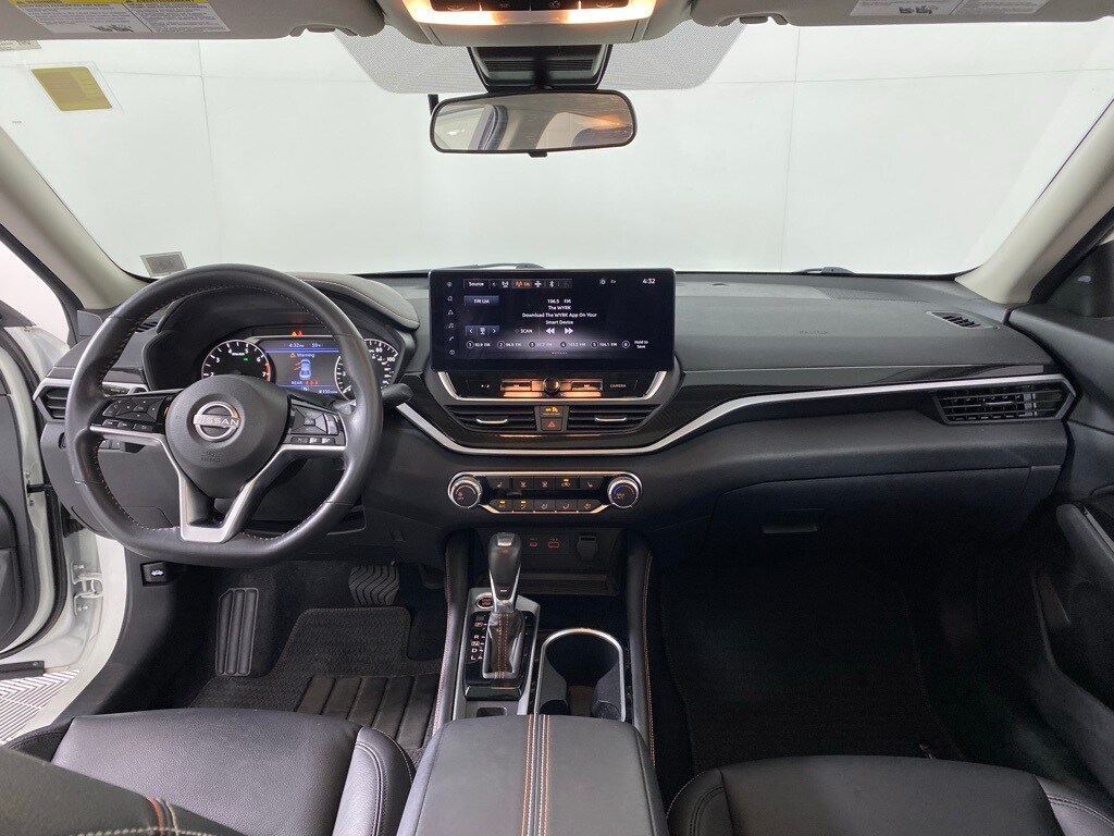 2023 Nissan Altima 2.5 SR photo 3