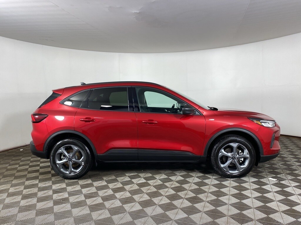 2025 Ford Escape ST-Line photo 4