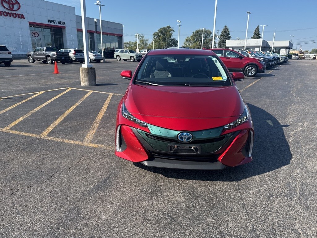 2017 Toyota Prius Prime Premium photo 2