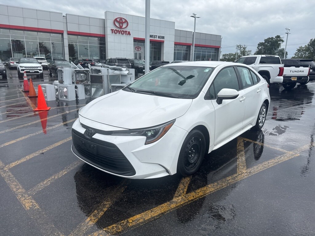 2024 Toyota Corolla LE photo 2