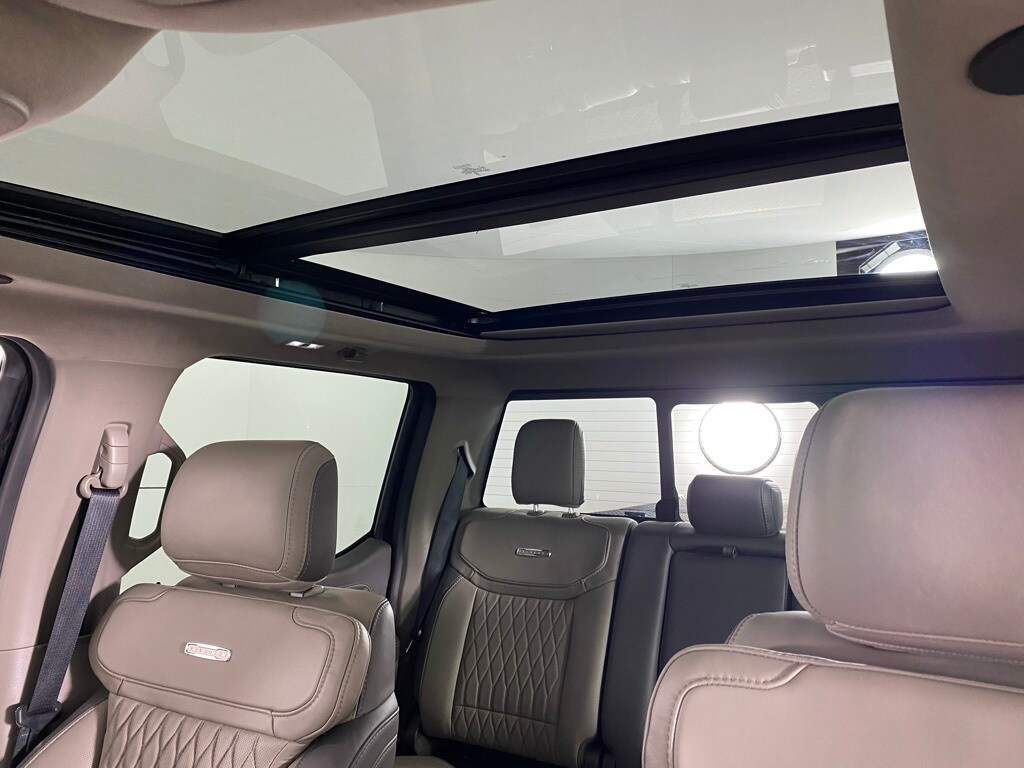 2025 Ford F-250 Platinum photo 3