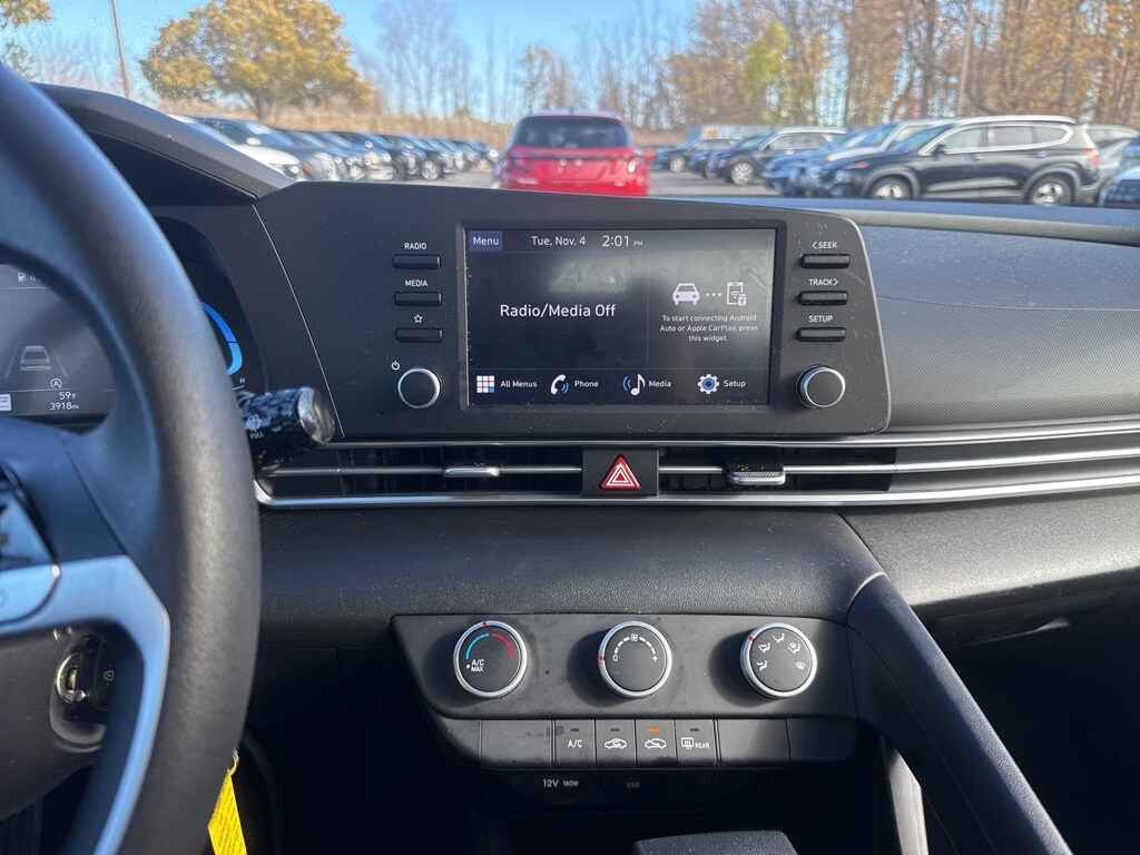 Used 2025 Hyundai Elantra SE Sedan