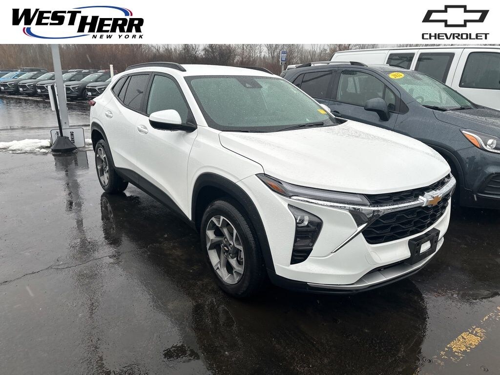 Used 2024 Chevrolet Trax LT SUV