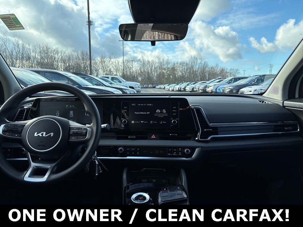 2024 Kia Sportage Hybrid LX photo 2