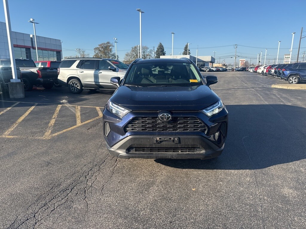 2023 Toyota RAV4 XLE photo 2