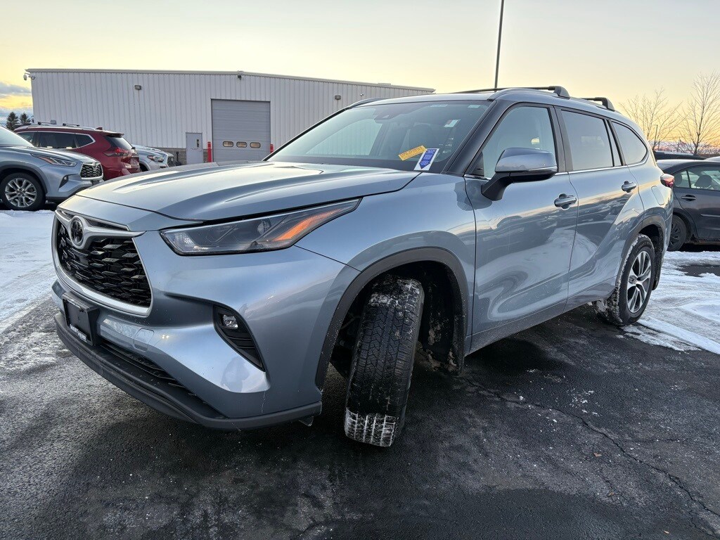 Used 2023 Toyota Highlander XLE SUV