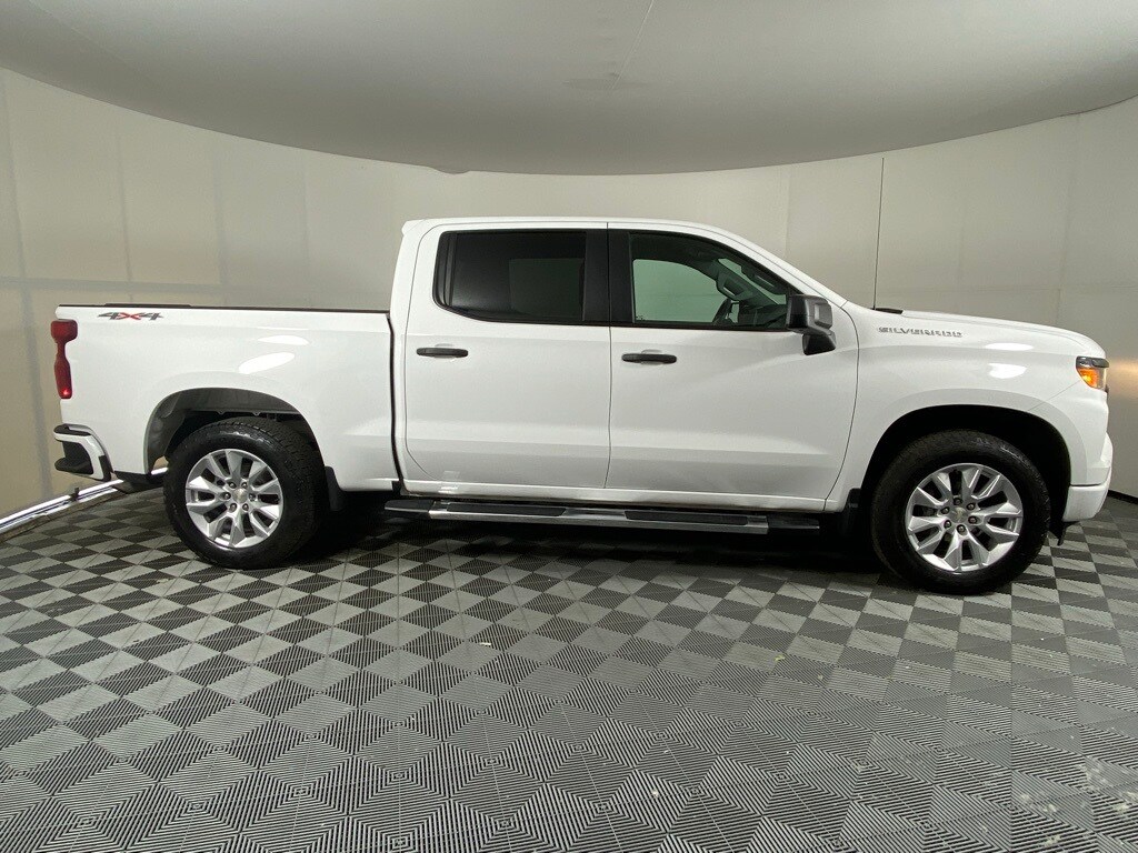Used 2022 Chevrolet Silverado 1500 Custom with VIN 1GCPDBEKXNZ566047 for sale in Bowmansville, NY