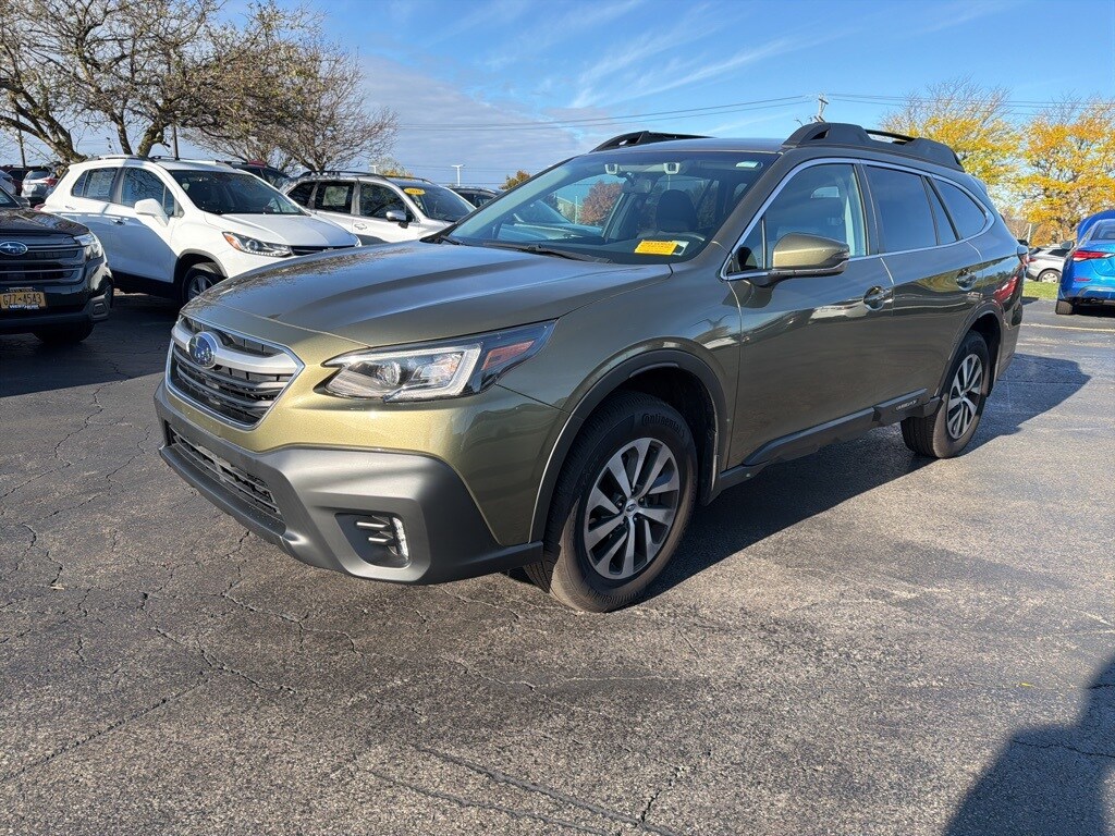 Used 2022 Subaru Outback Premium SUV
