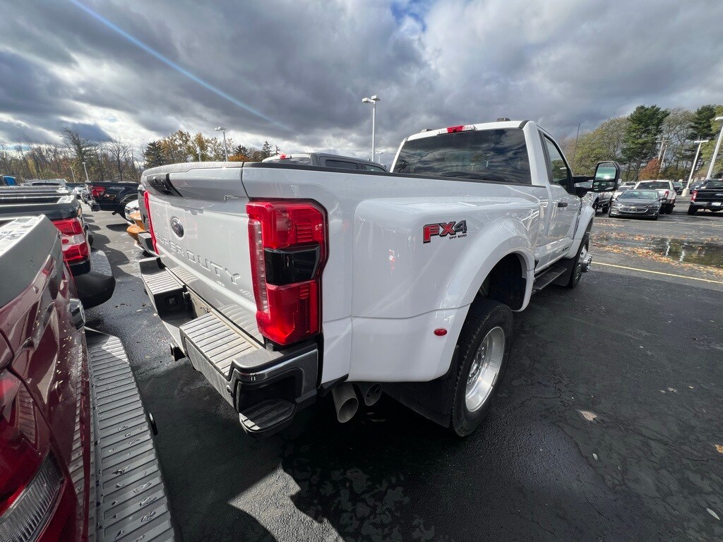 2023 Ford F-450 XLT photo 2