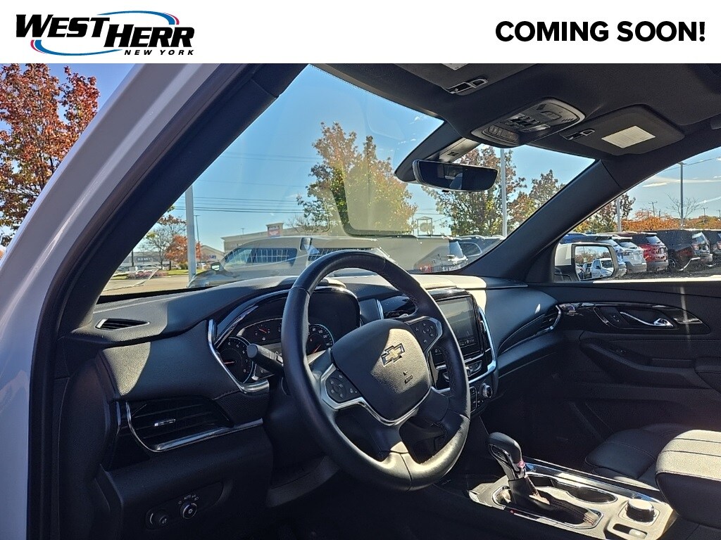 2023 Chevrolet Traverse RS photo 2