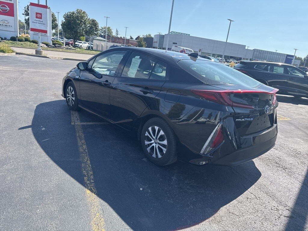 2020 Toyota Prius Prime LE photo 4