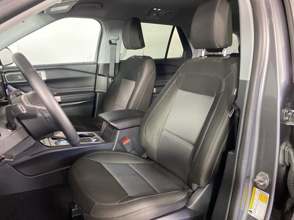 2023 Ford Explorer XLT photo 4