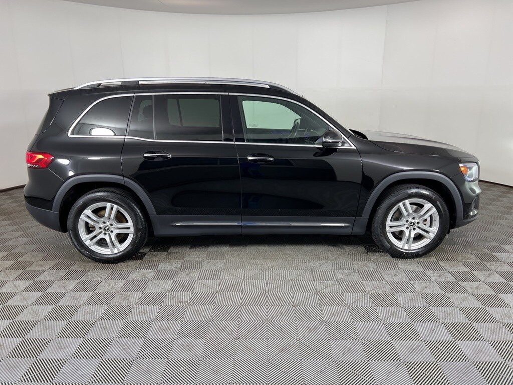2023 Mercedes Benz GLB 250 4MATIC photo 2