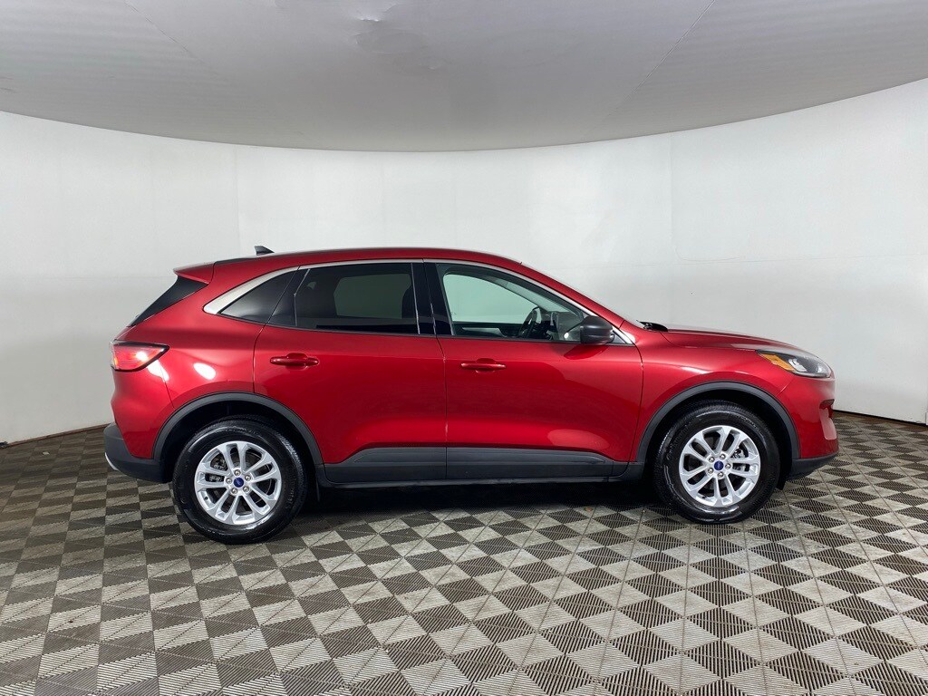 2022 Ford Escape SE photo 4