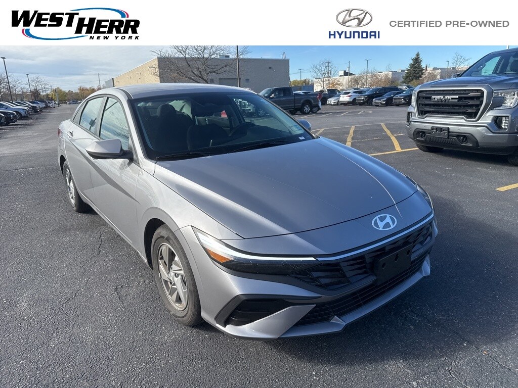 Used 2025 Hyundai Elantra SE Sedan