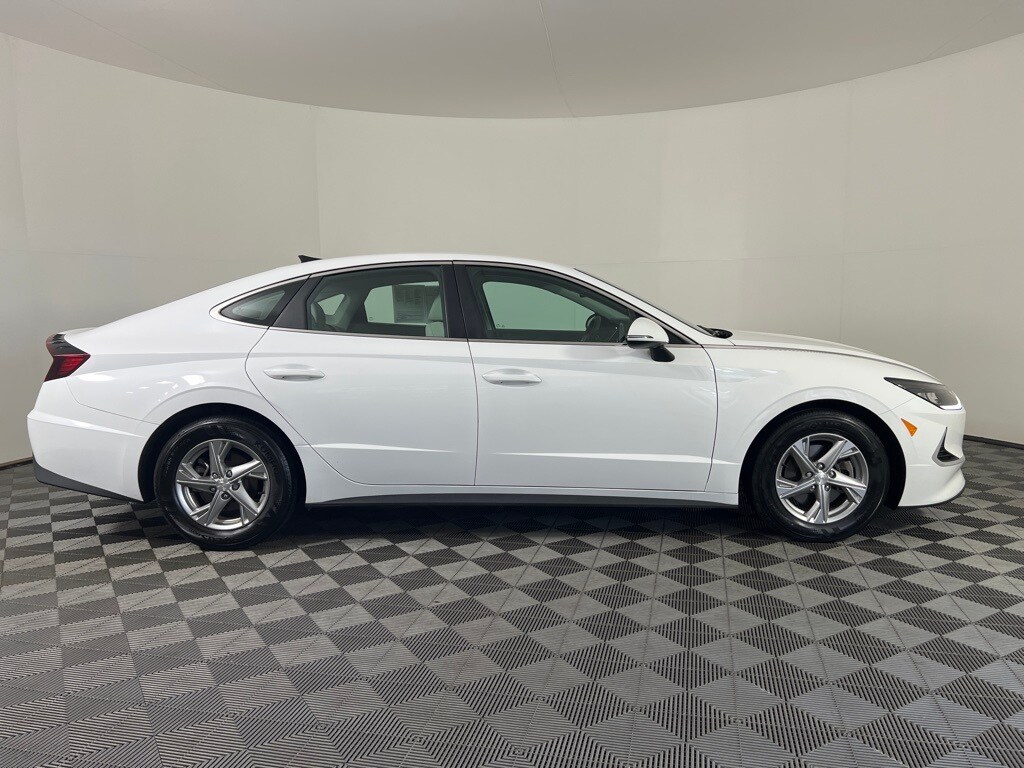 2023 Hyundai Sonata SE photo 2